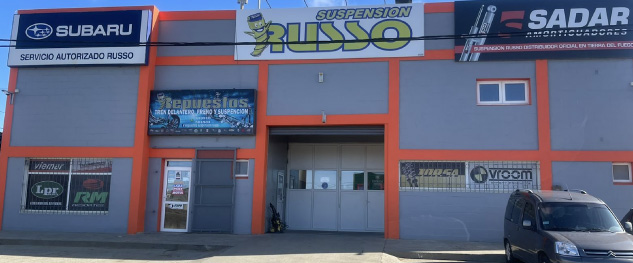 <p>Concesionario Subaru - Fachada del showroom y centro de servicios y ventas de repuestos de Servicio Russo, ubicado en Río Grande, Tierra del Fuego, Argentina.</p>